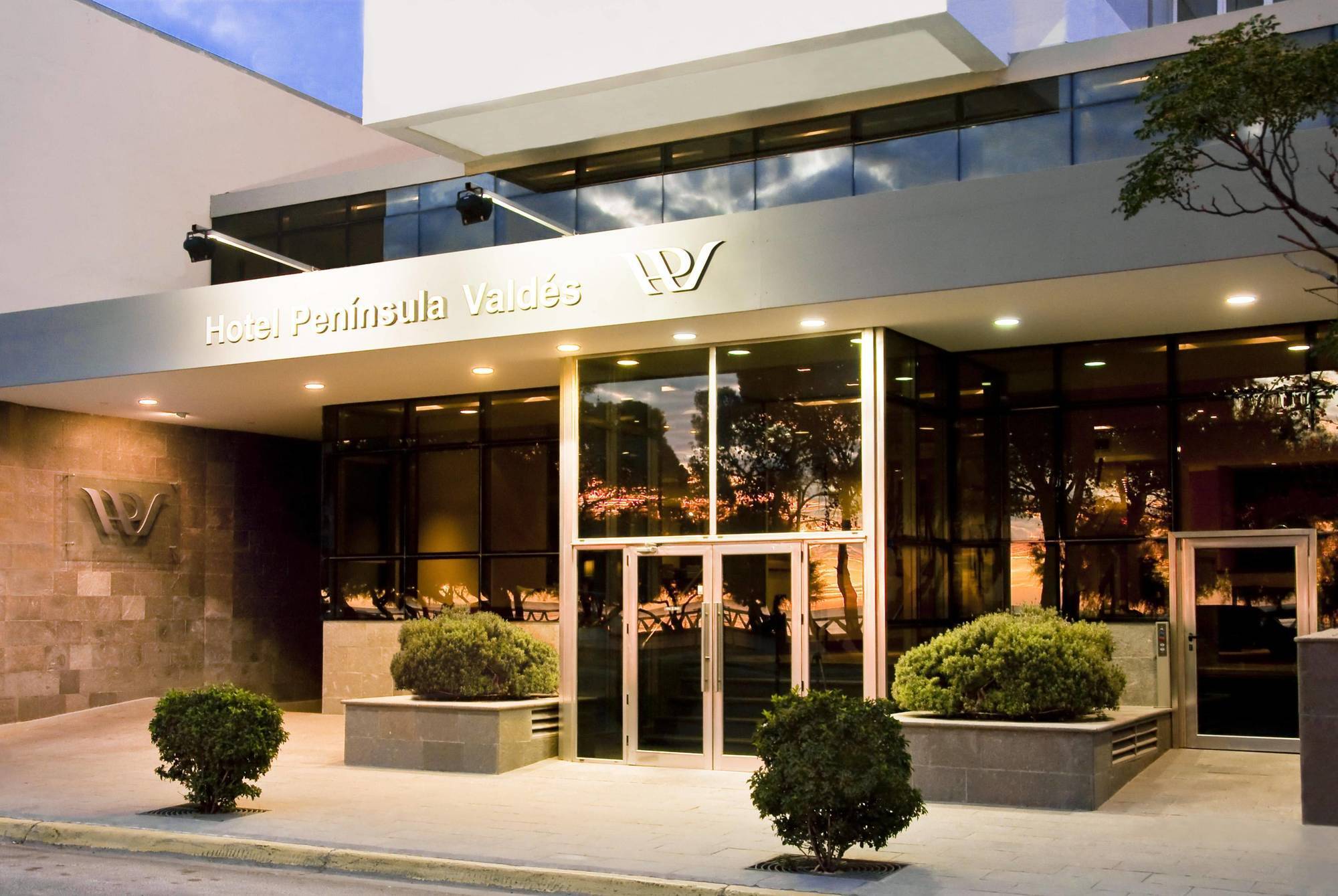 Hotel Peninsula Valdes Puerto Madryn Exterior photo
